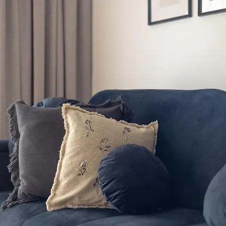 Purple Luxury By Bookinghost Warschau