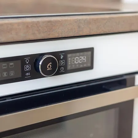 Purple Luxury By Bookinghost * Varsó