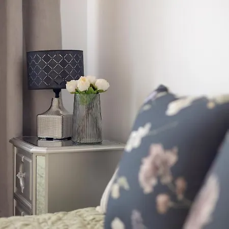 Purple Luxury By Bookinghost وارسو